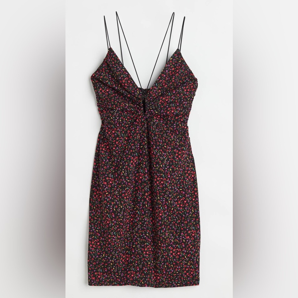 H&M Medium Elegant Black and Red Floral Dress